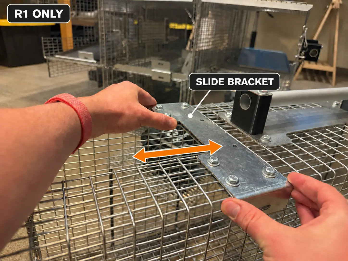 Sliding adjustment of the R1 motor mounting plate